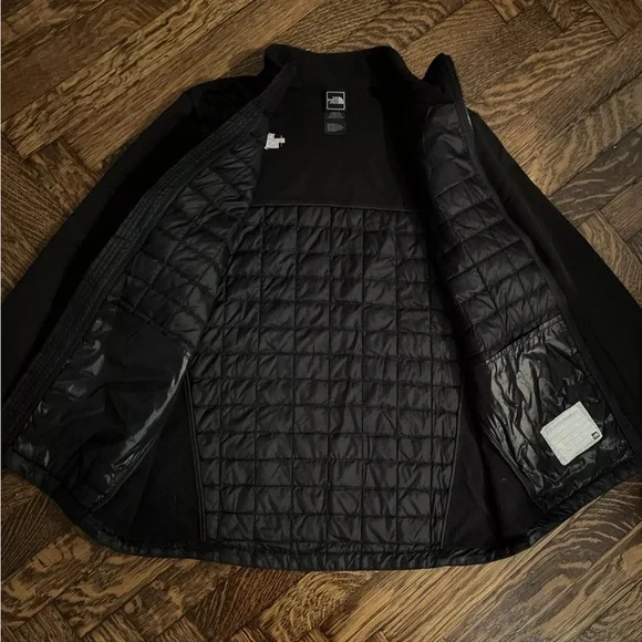 The North Face Boys Black Thermoball Hybrid Jacket Size XL/18-20 Style#CB01 Jackets & Coats